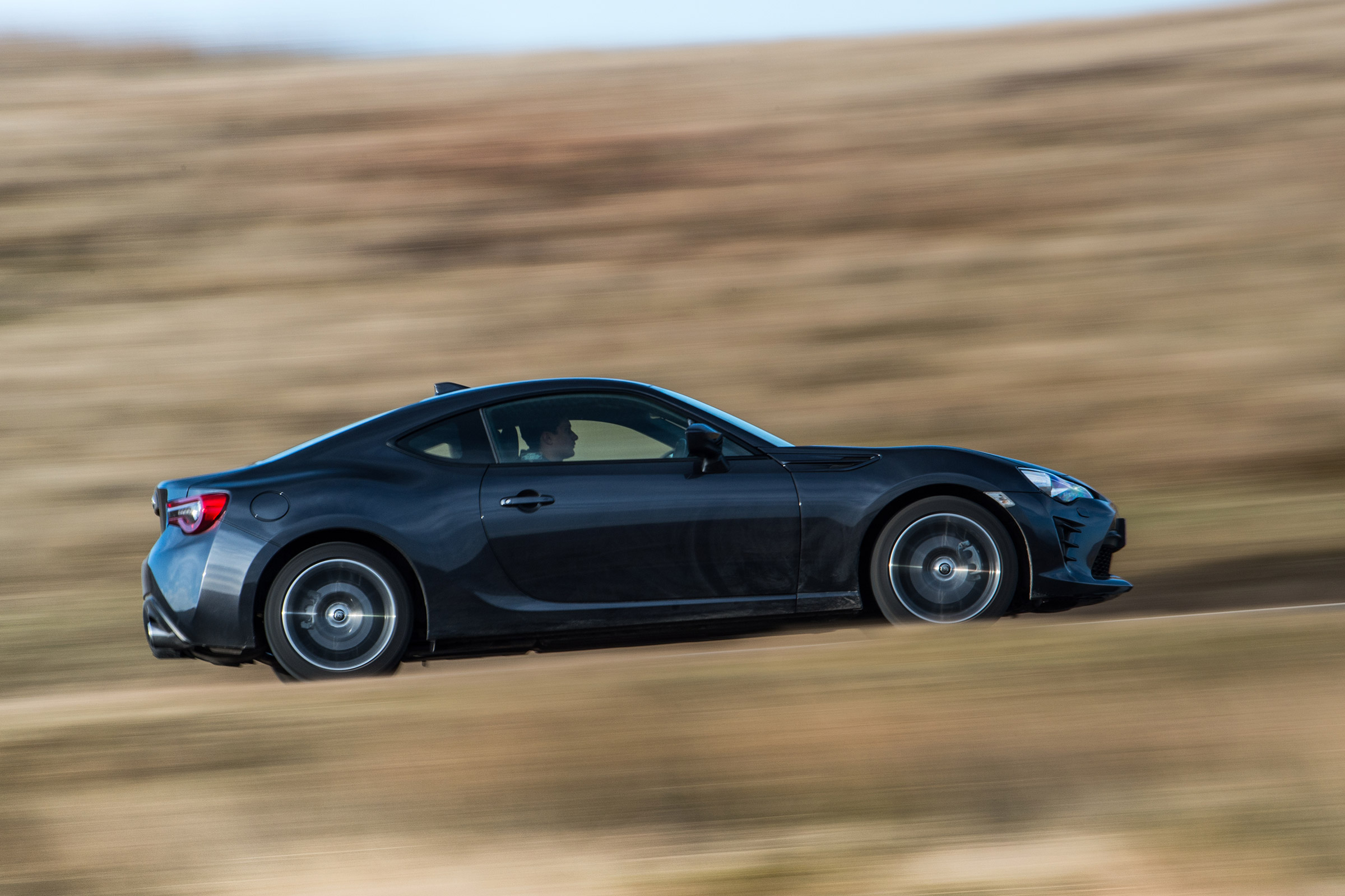 GT86 v MX-5 RF - profile