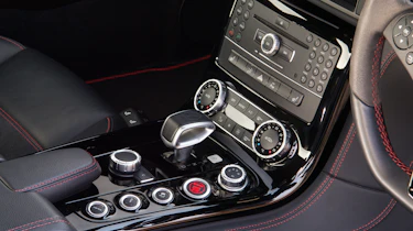 Mercedes-Benz SLS AMG – centre console