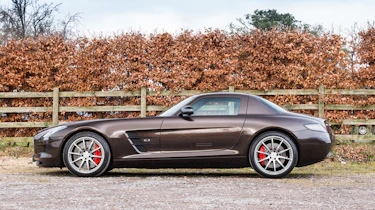 Mercedes-Benz SLS AMG – side