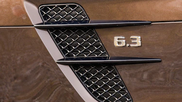 Mercedes-Benz SLS AMG – side strakes/outlet