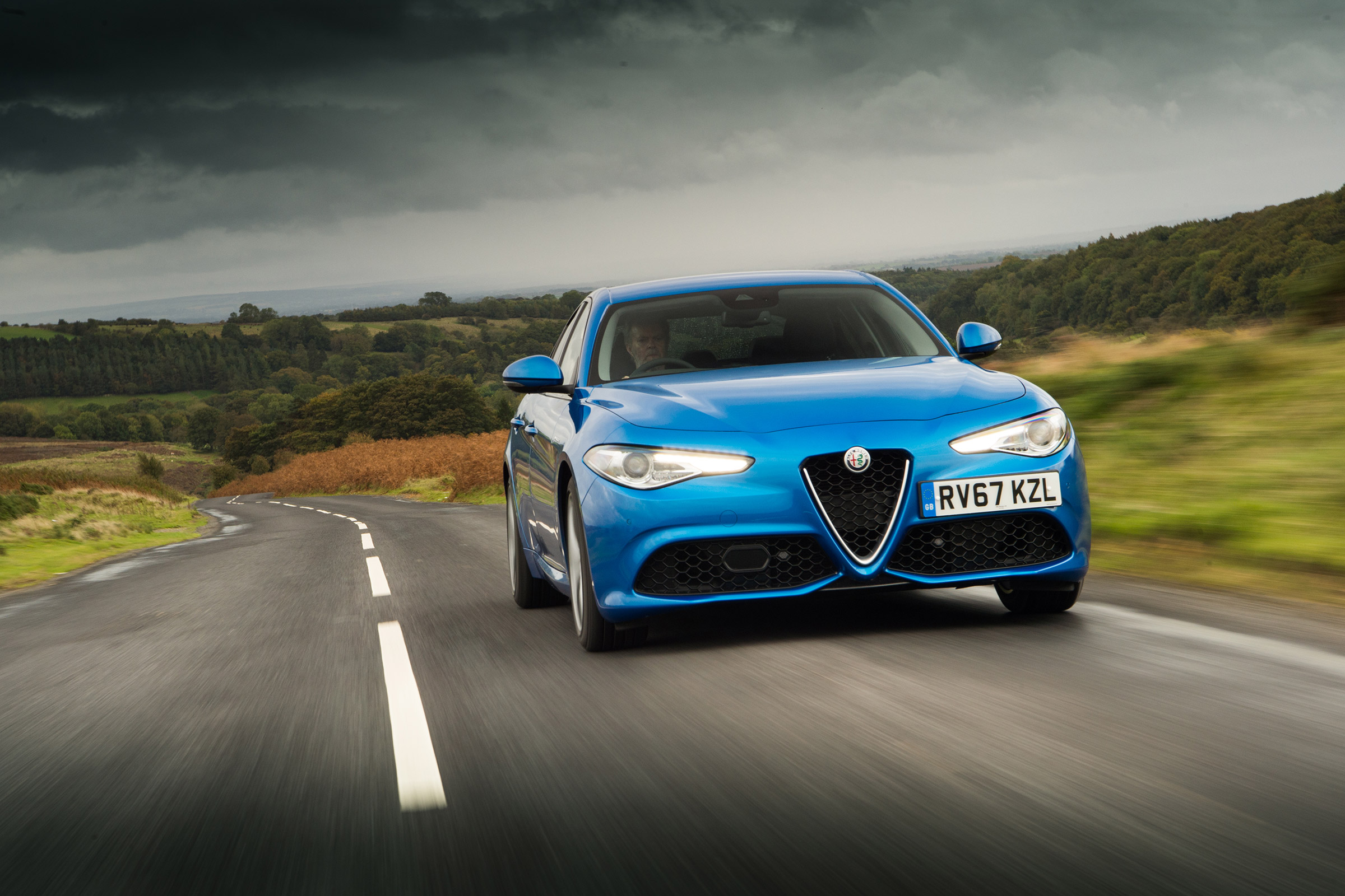 eCoty Alfa Romeo Giulia Veloce - front tracking