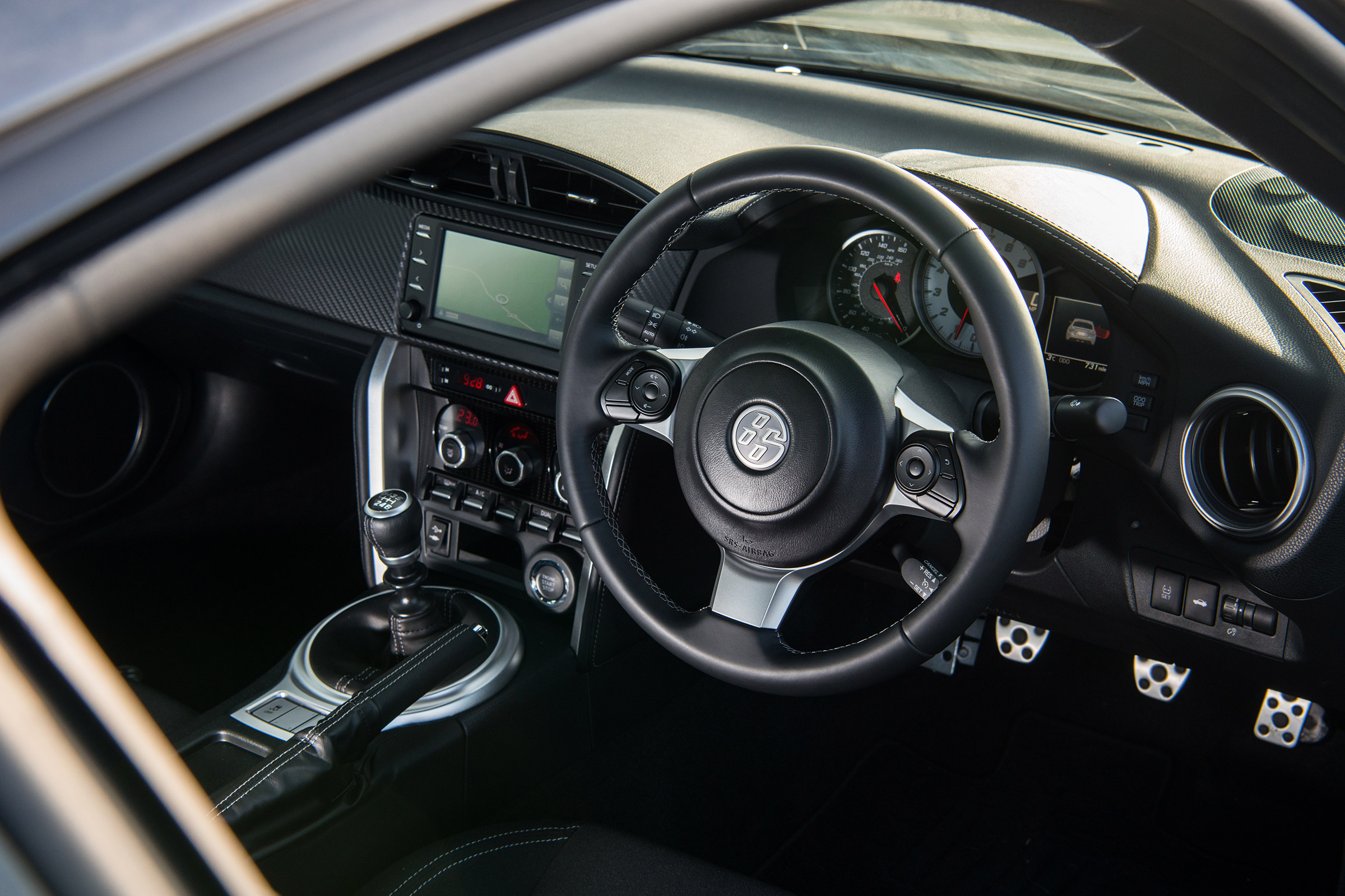 GT86 v MX-5 RF - GT86 interior