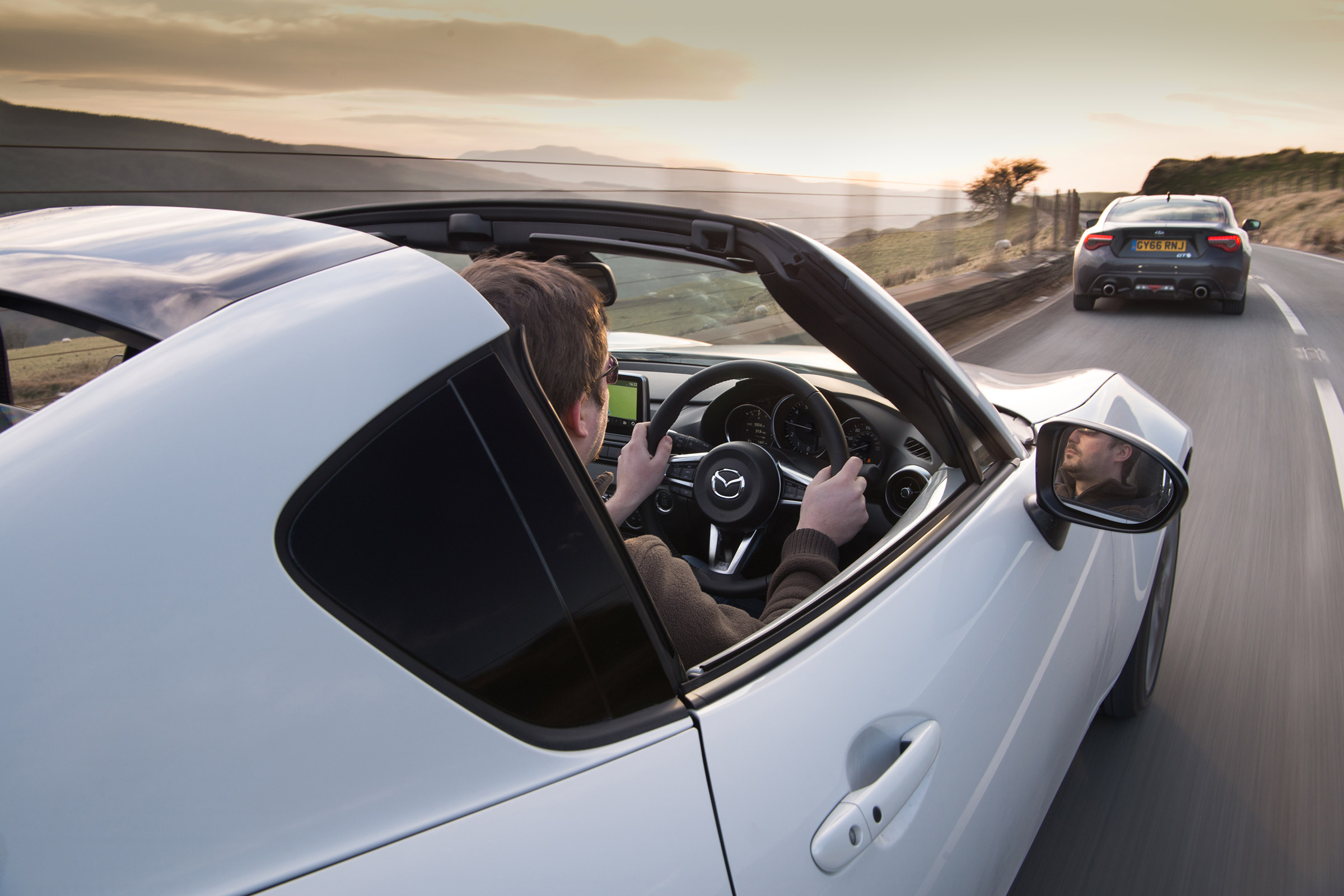 GT86 v MX-5 RF - tracking