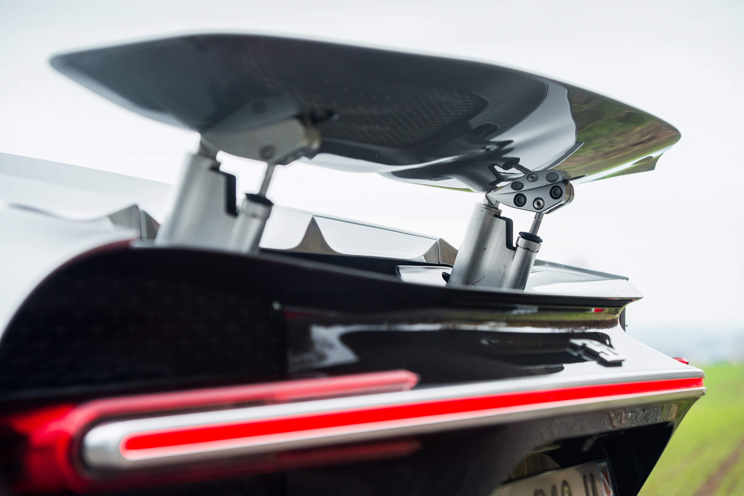 eCoty Bugatti Chiron - rear wing