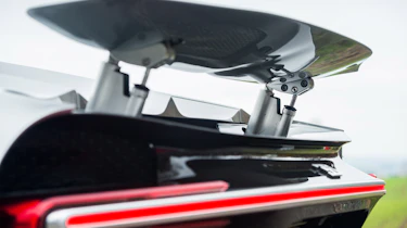 eCoty Bugatti Chiron - rear wing