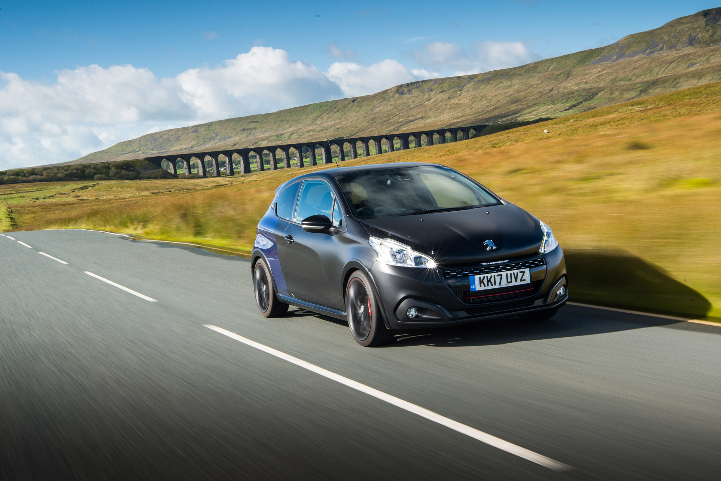 eCoty Peugeot 208 GTI by PS - front