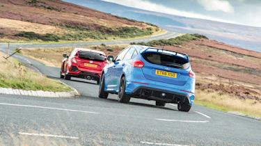 Honda Civic Type R and Ford Focus RS - cornering