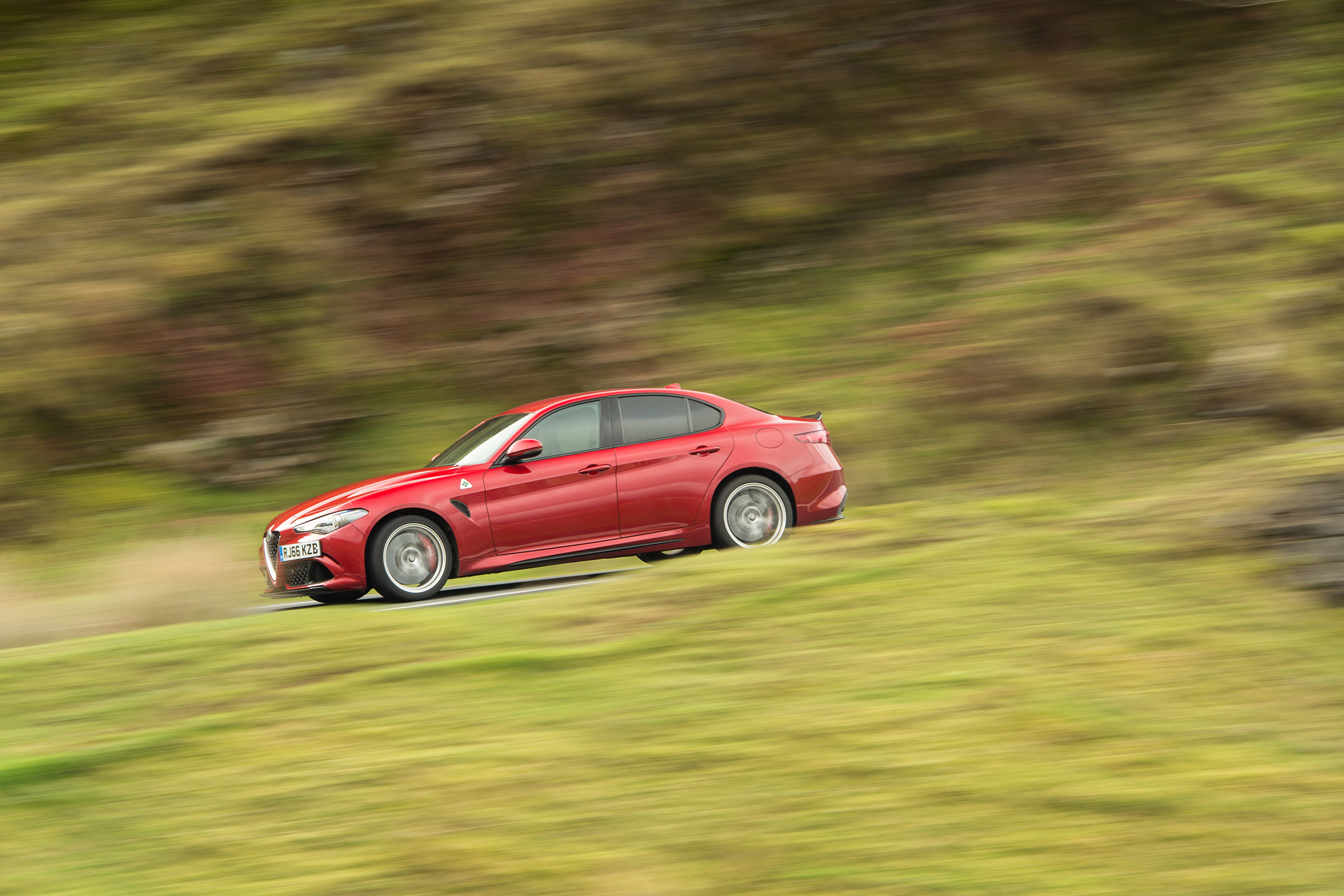 eCoty Alfa Romeo Giulia QV - side