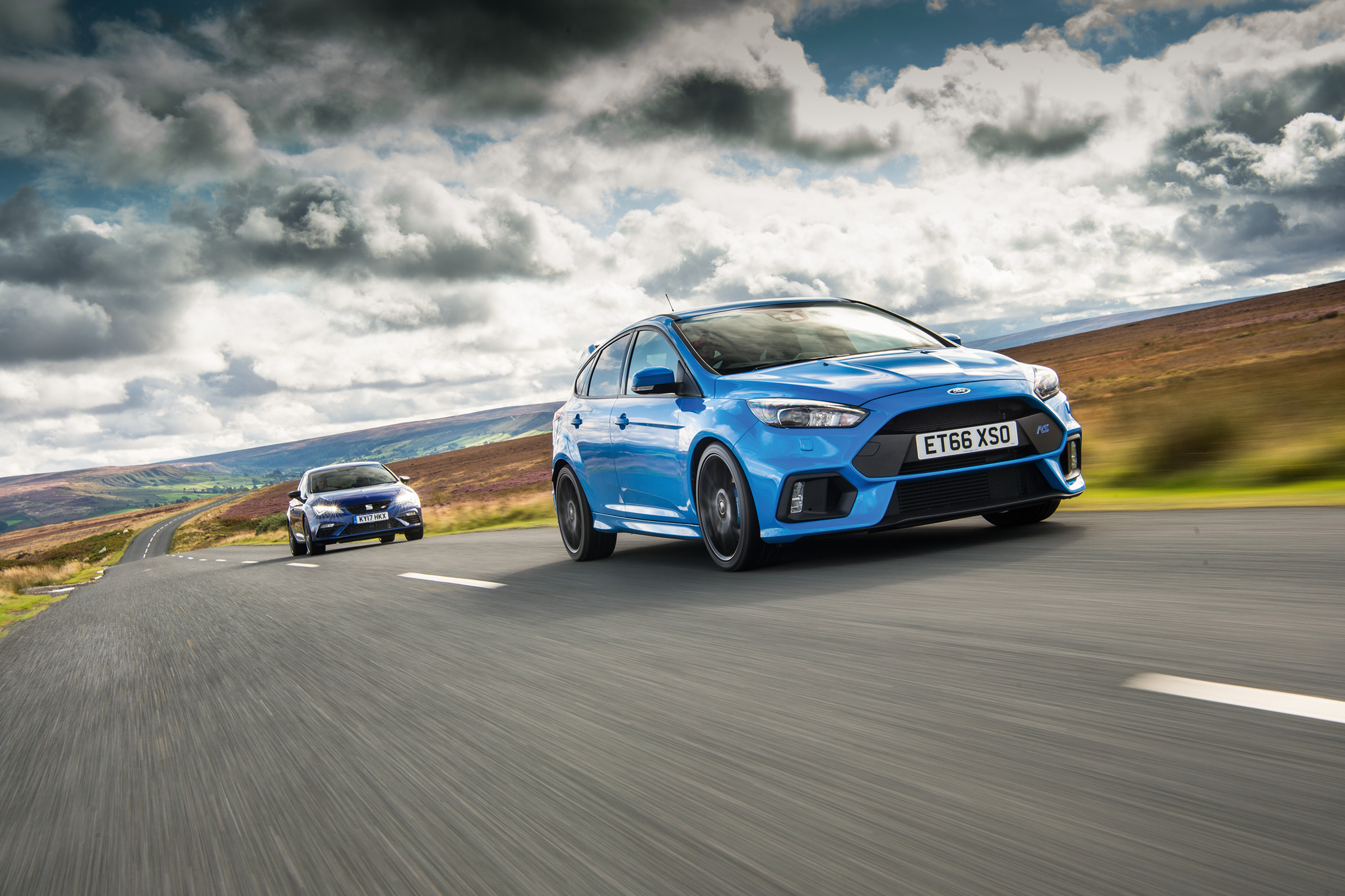 Ford Focus RS - front tracking 