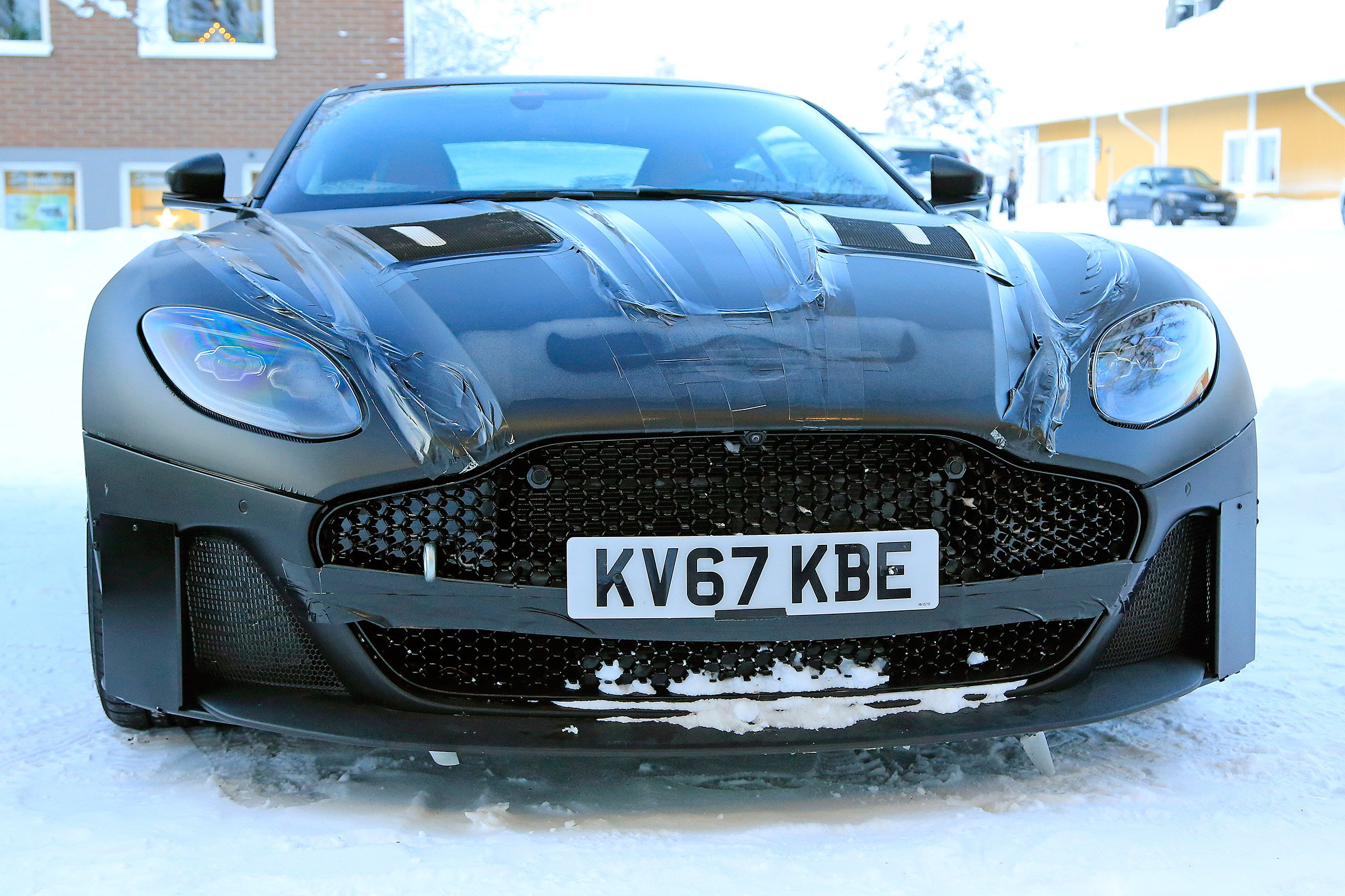Aston Vanquish winter spy - nose