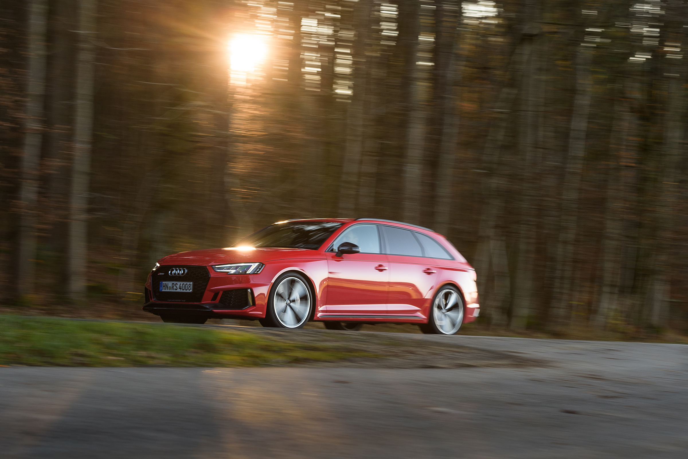 Audi RS4 – front quarter 