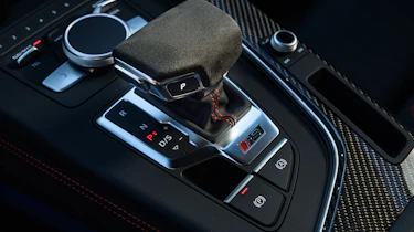 Audi RS4 – gear selector