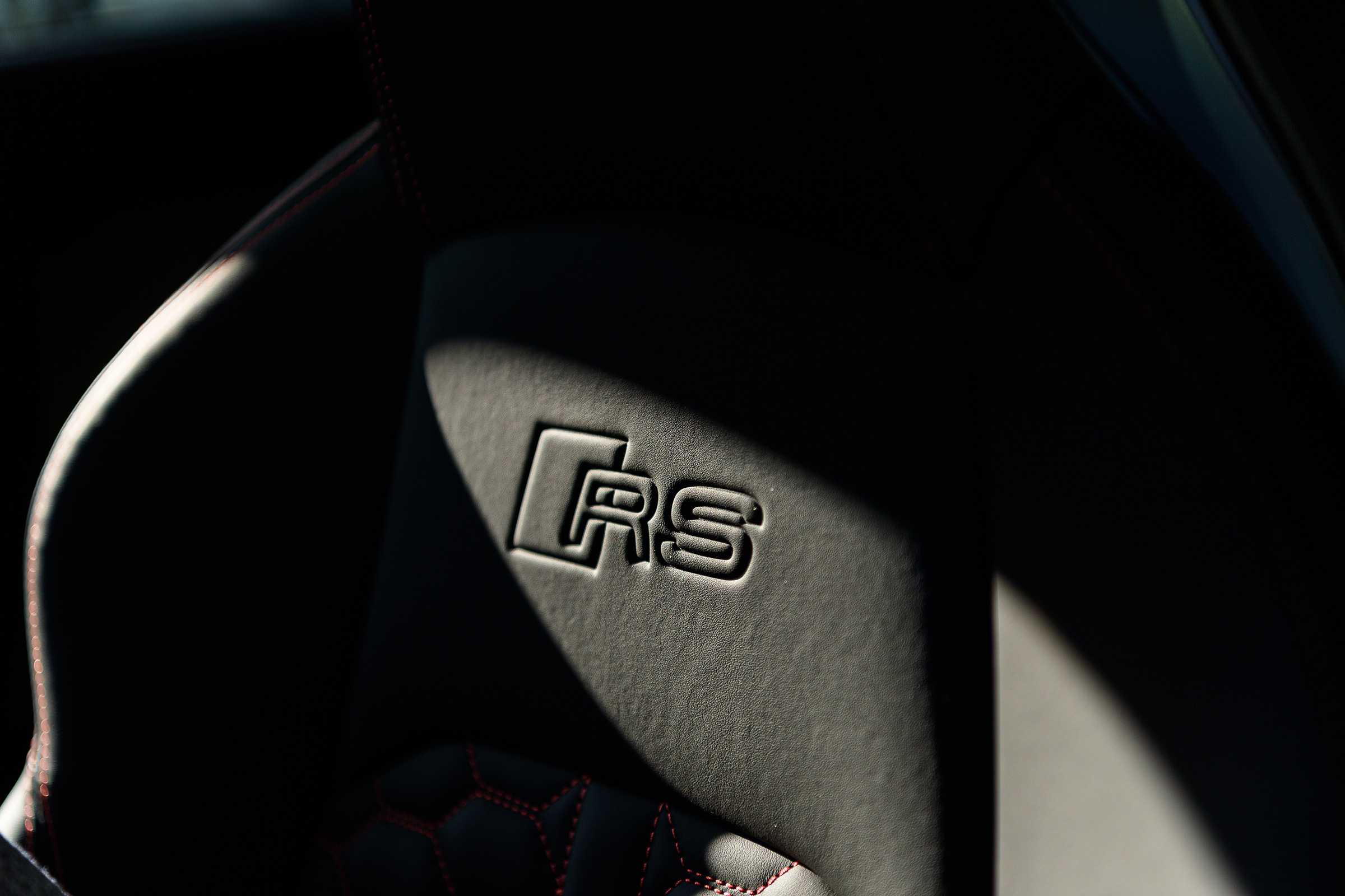 Audi RS4 – seat embossed 
