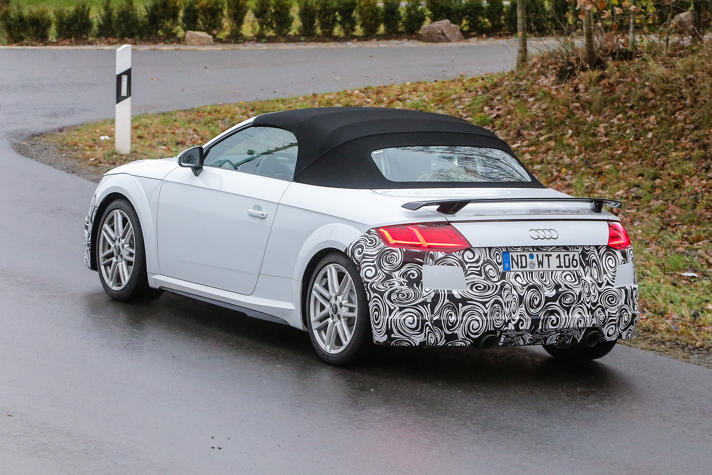 Audi TT spy - roadster rear quatter