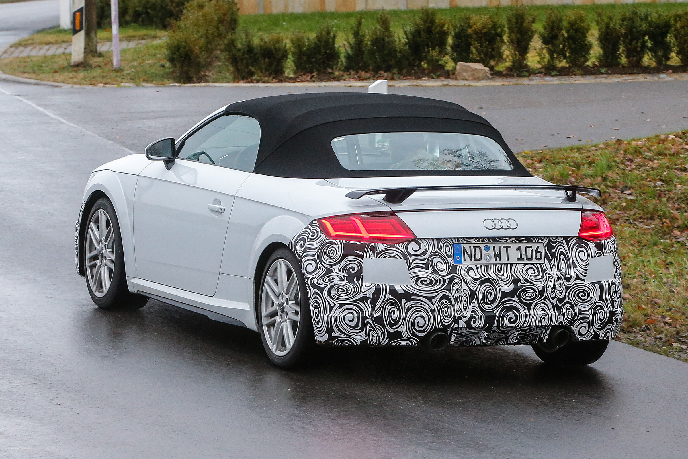 Audi TT spy - roadster rear quarter