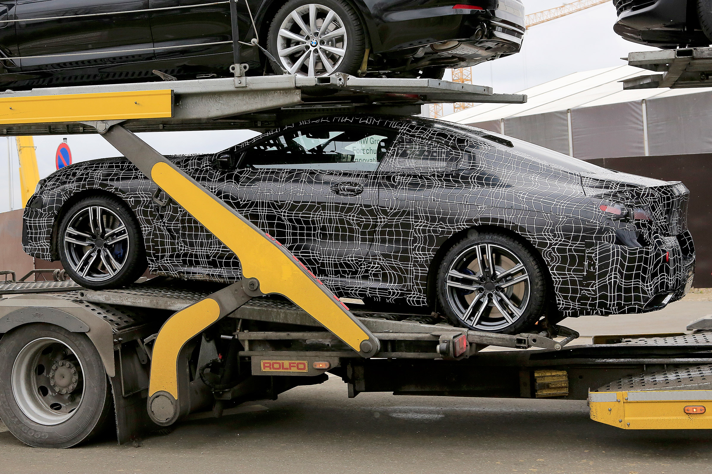 BMW 8-series spy - truck