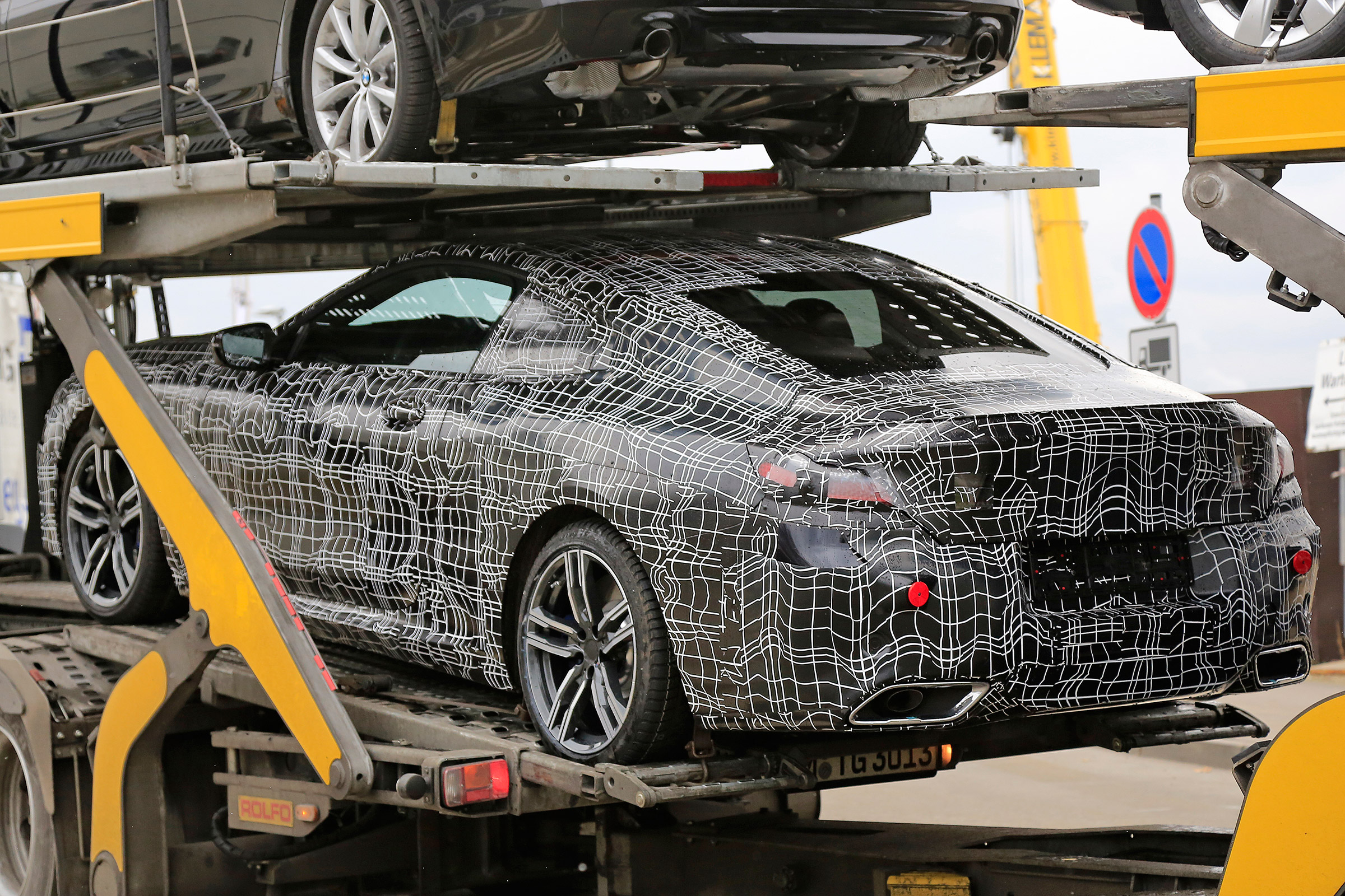 BMW 8-series spy - rear