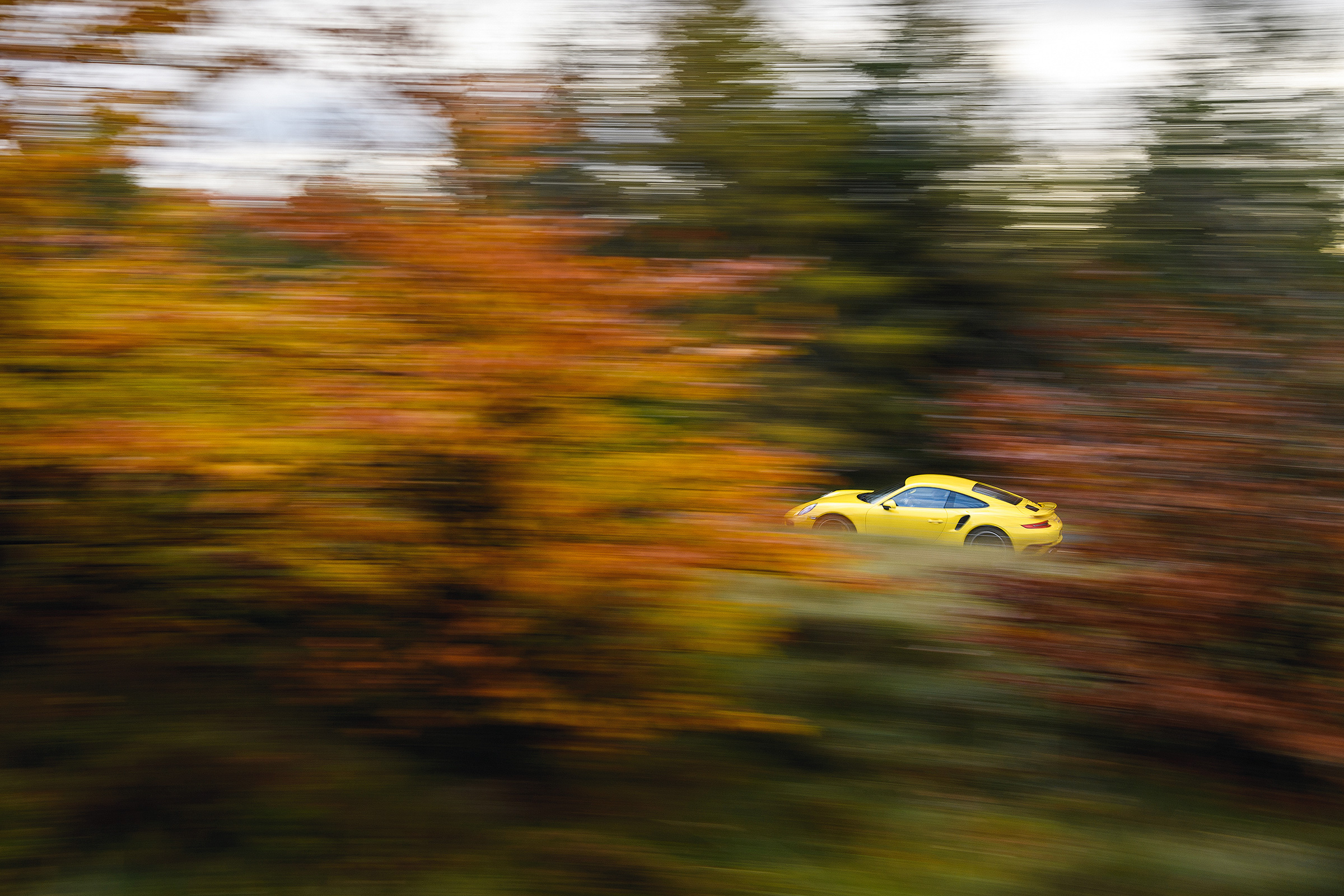 Porsche 911 Turbo – side