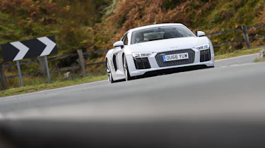 Audi R8 – front