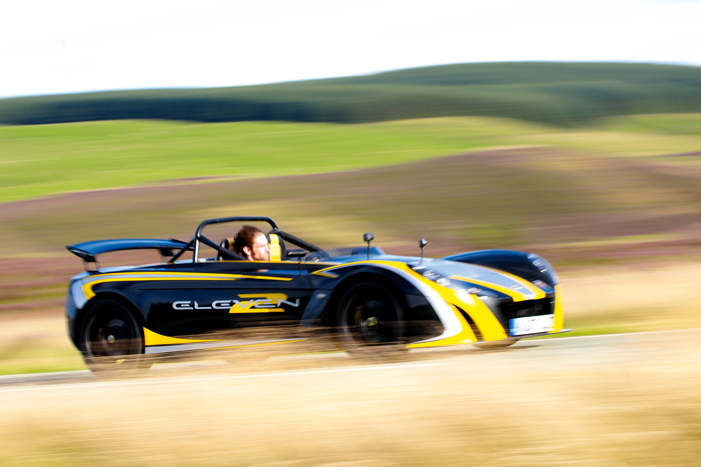 Lotus 2-Eleven – side