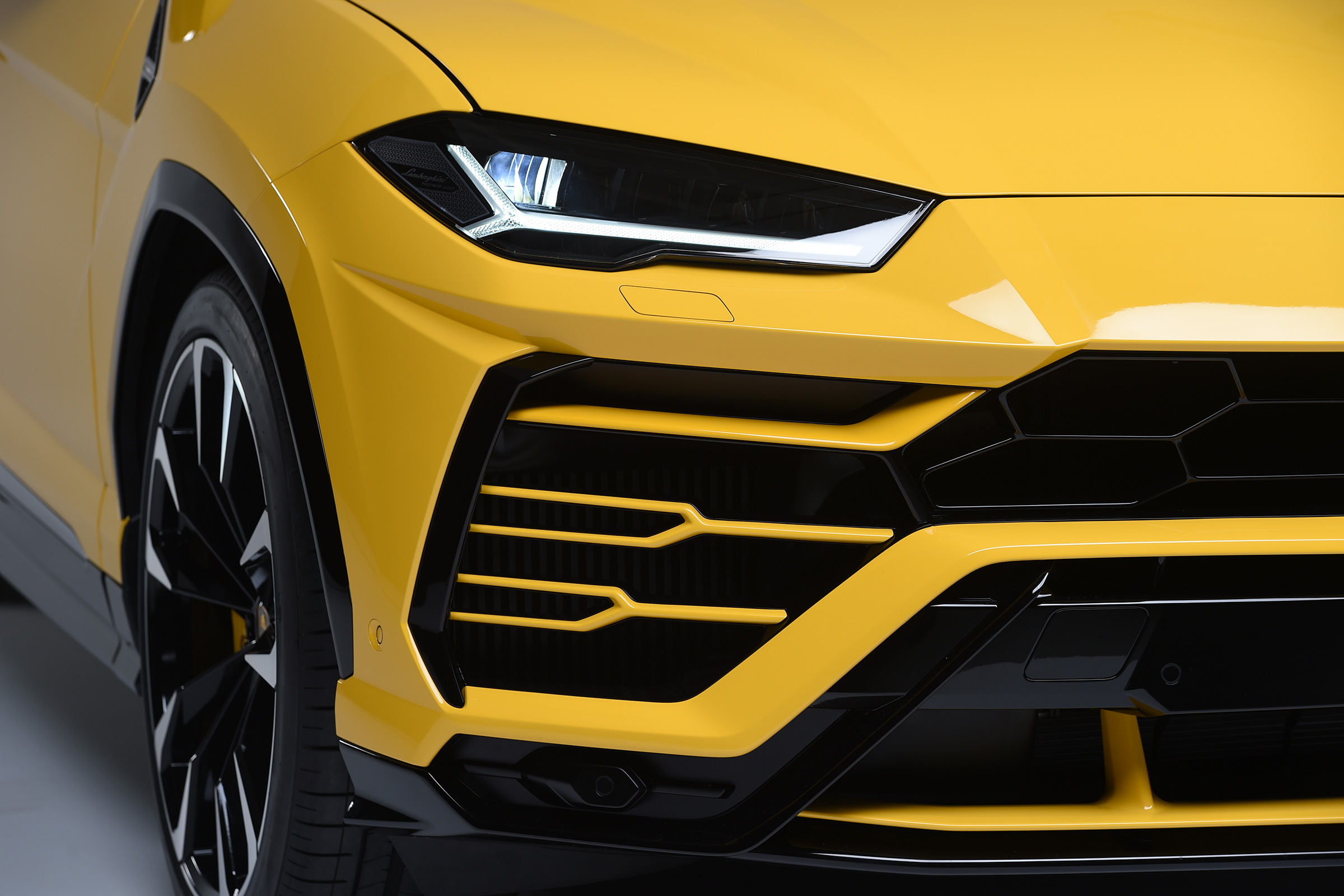 Lamborghini Urus – headlight