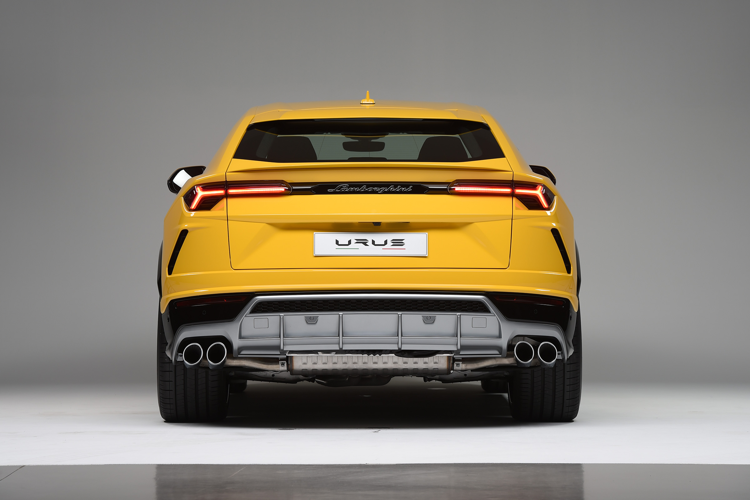 Lamborghini Urus – rear