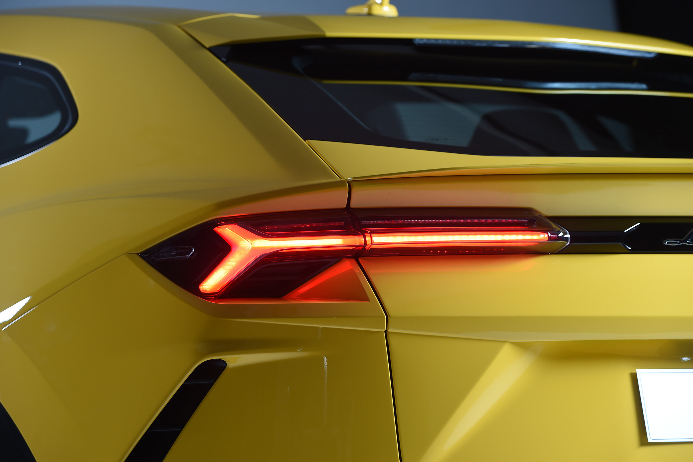 Lamborghini Urus – rear light