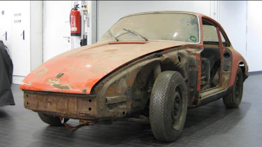Porsche 911 barn - before