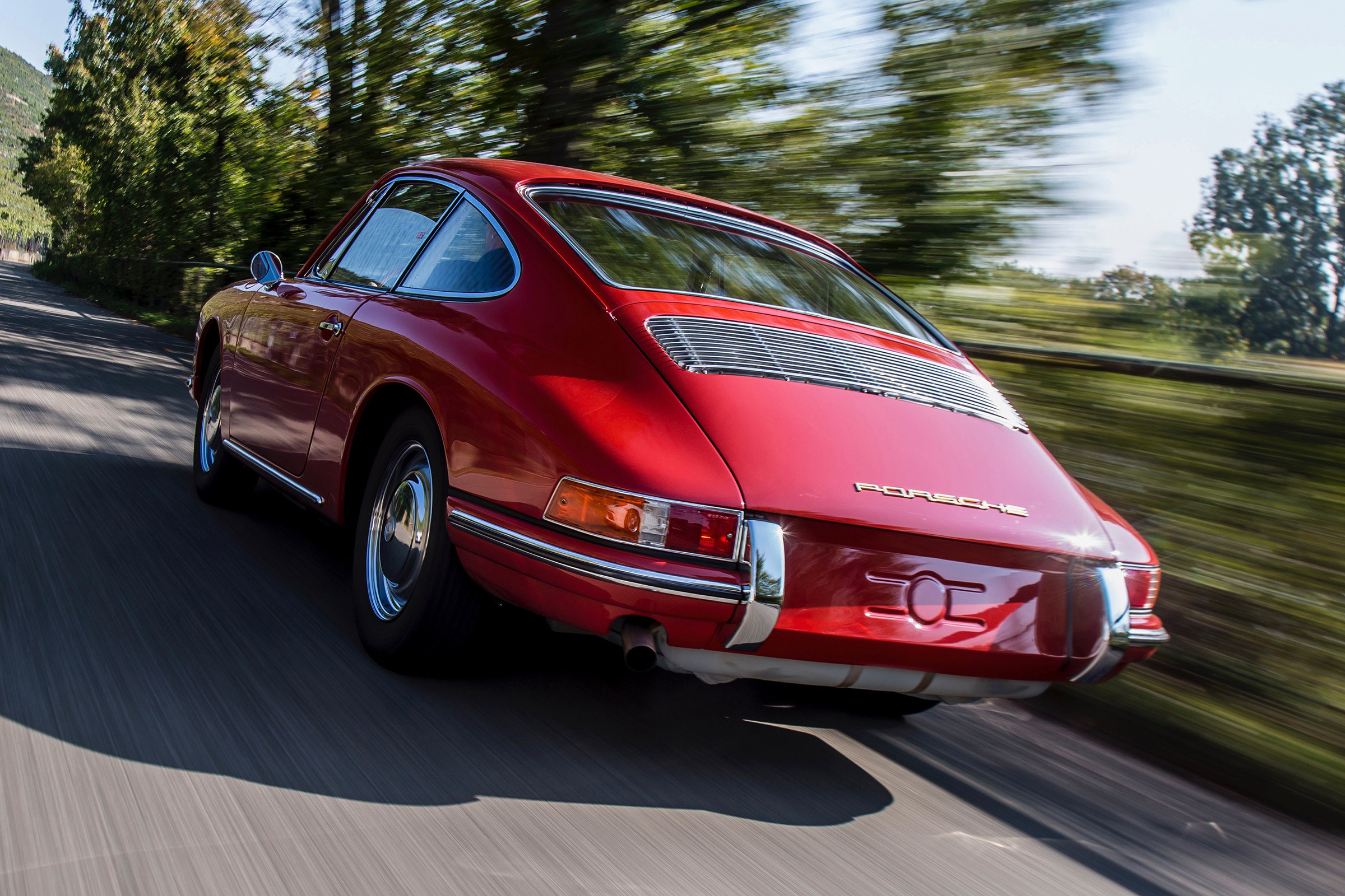 Porsche 911 barn - rear quarter