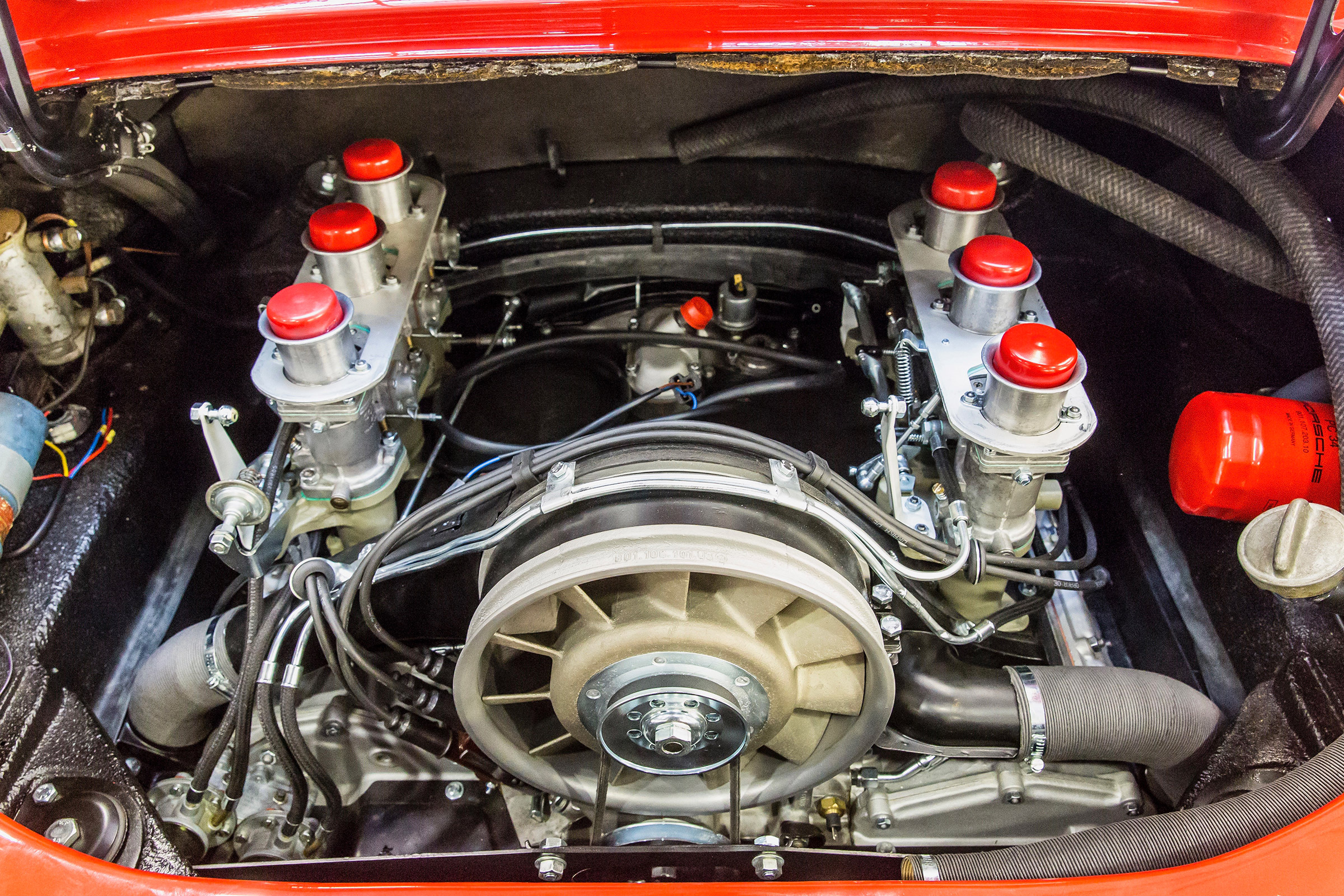 Porsche 911 barn - engine