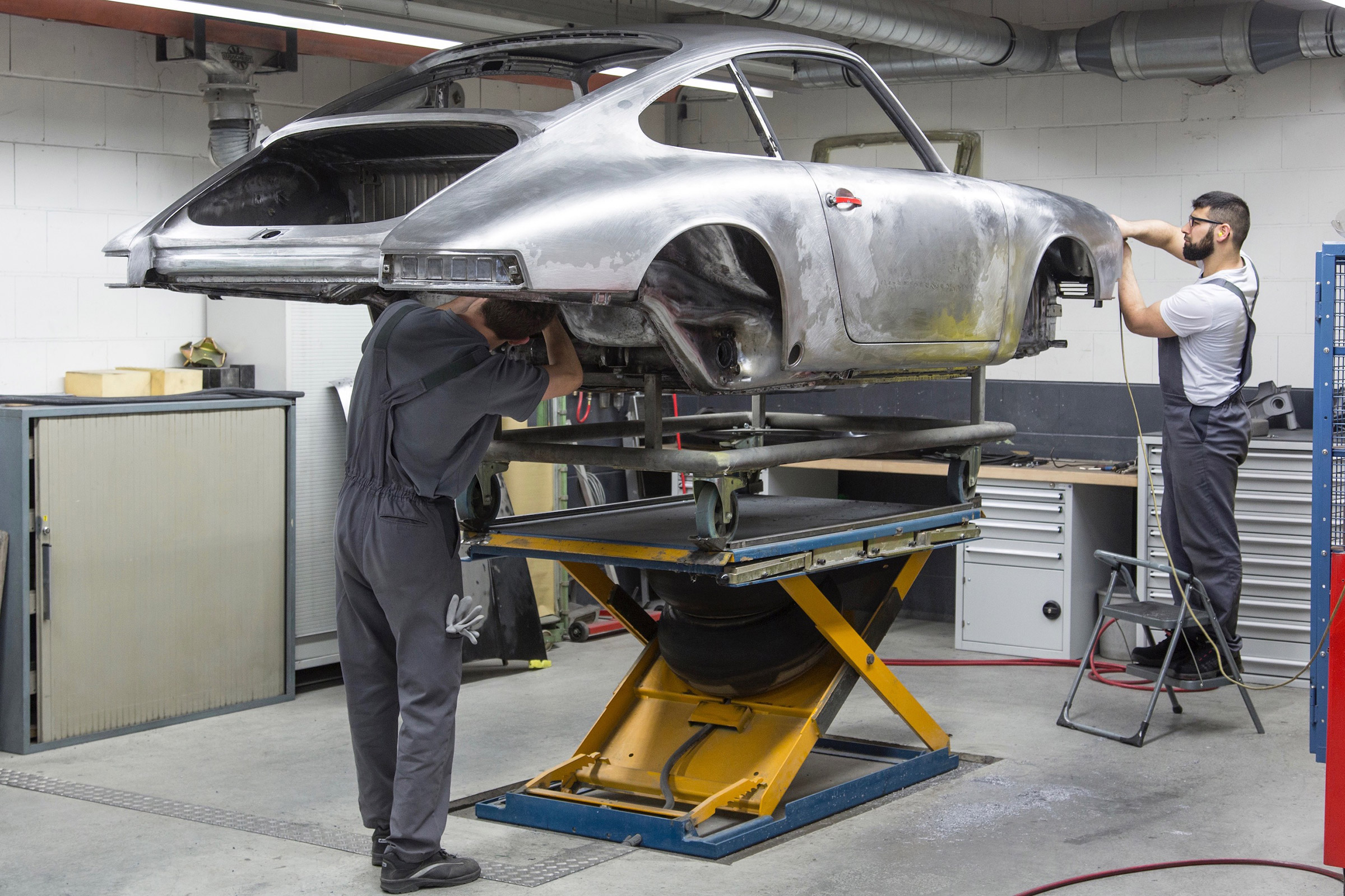 Porsche 911 barn - bodywork
