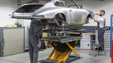 Porsche 911 barn - bodywork