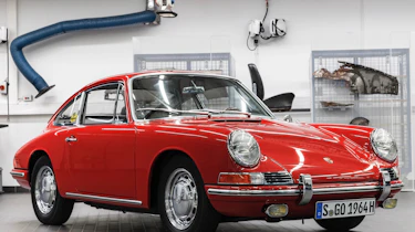 Porsche 911 barn - front quarter