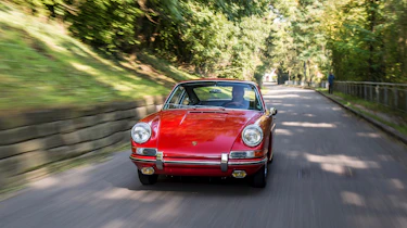 Porsche 911 barn - front