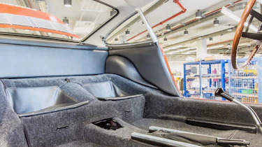 Porsche 911 barn - interior
