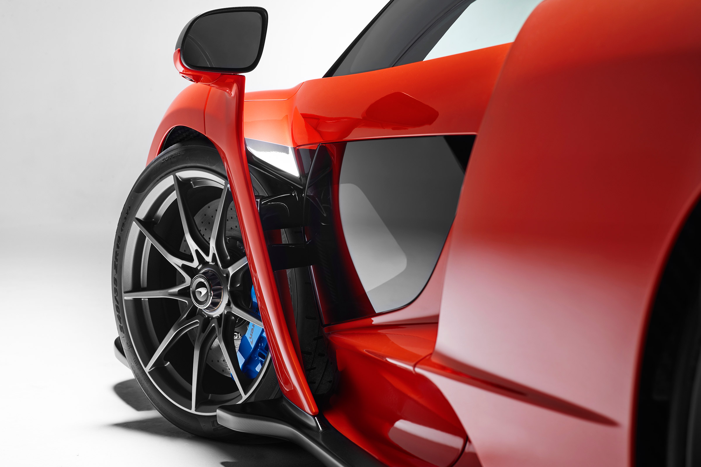McLaren Senna - front arch