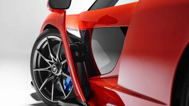 McLaren Senna - front arch