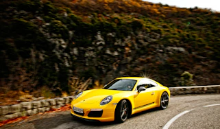 Porsche 911 Carrera T – front quarter