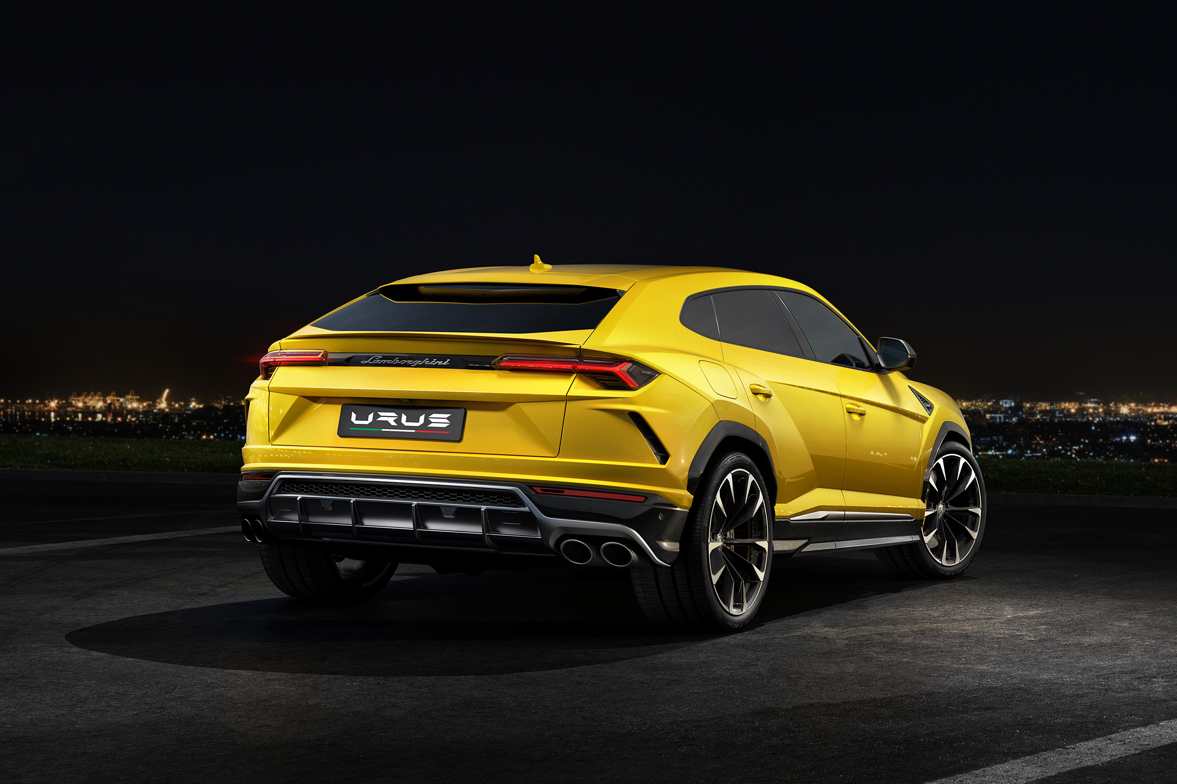 Lamborghini Urus – rear quarter