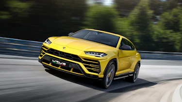 Lamborghini Urus – dynamic shot – front quarter