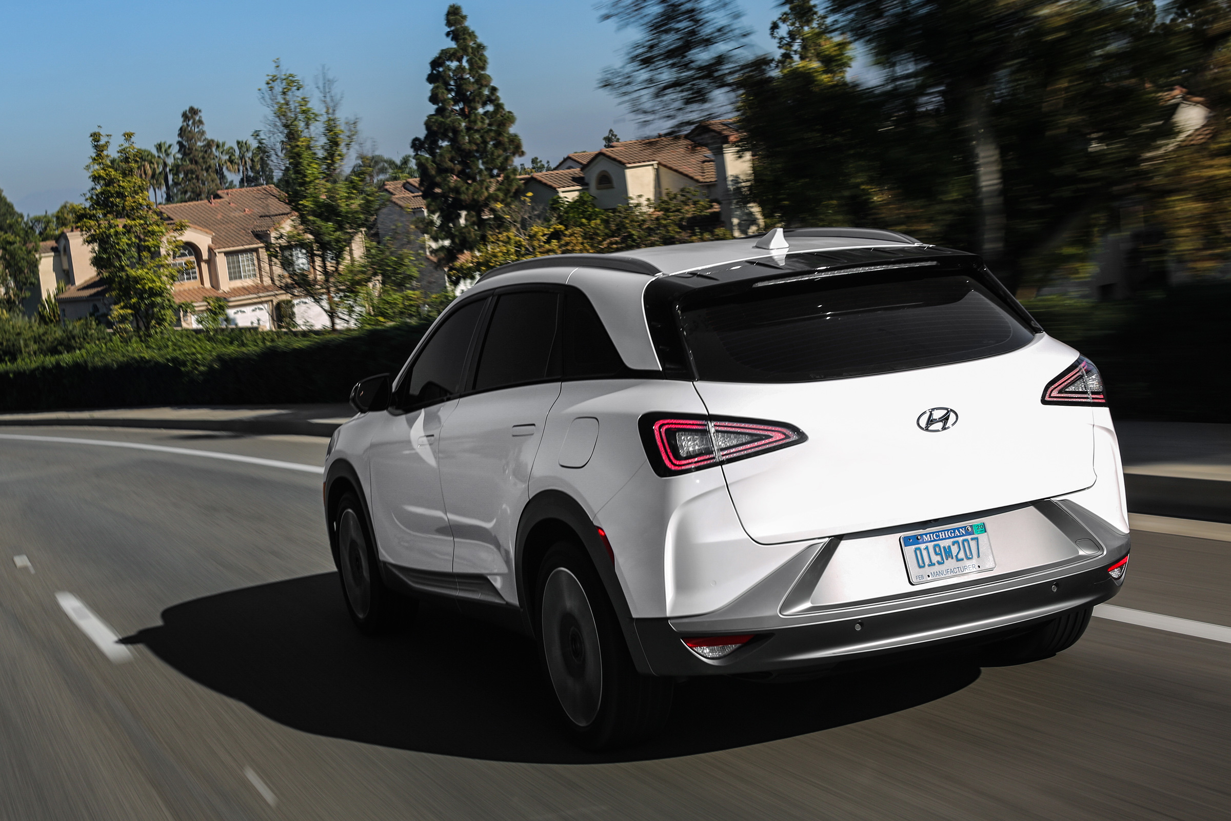 Hyundai Nexo CES – rear quarter