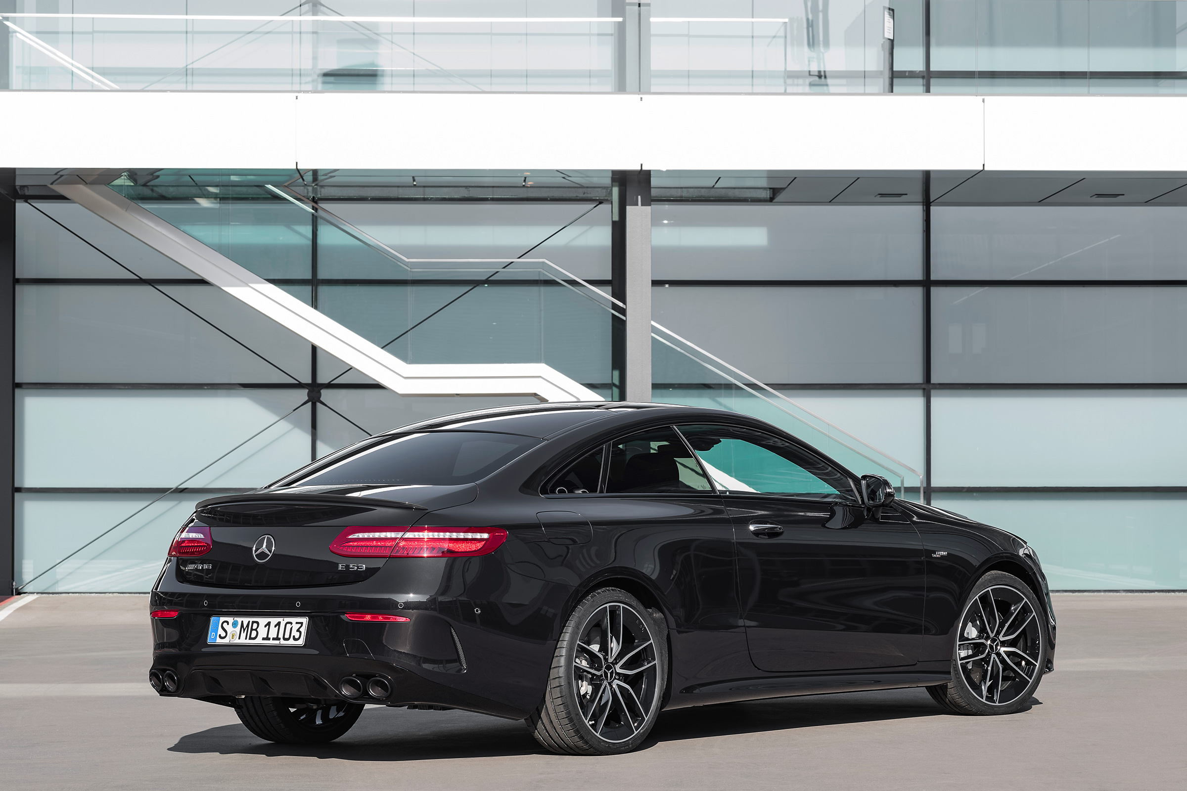 Mercedes-AMG E53 – rear quarter