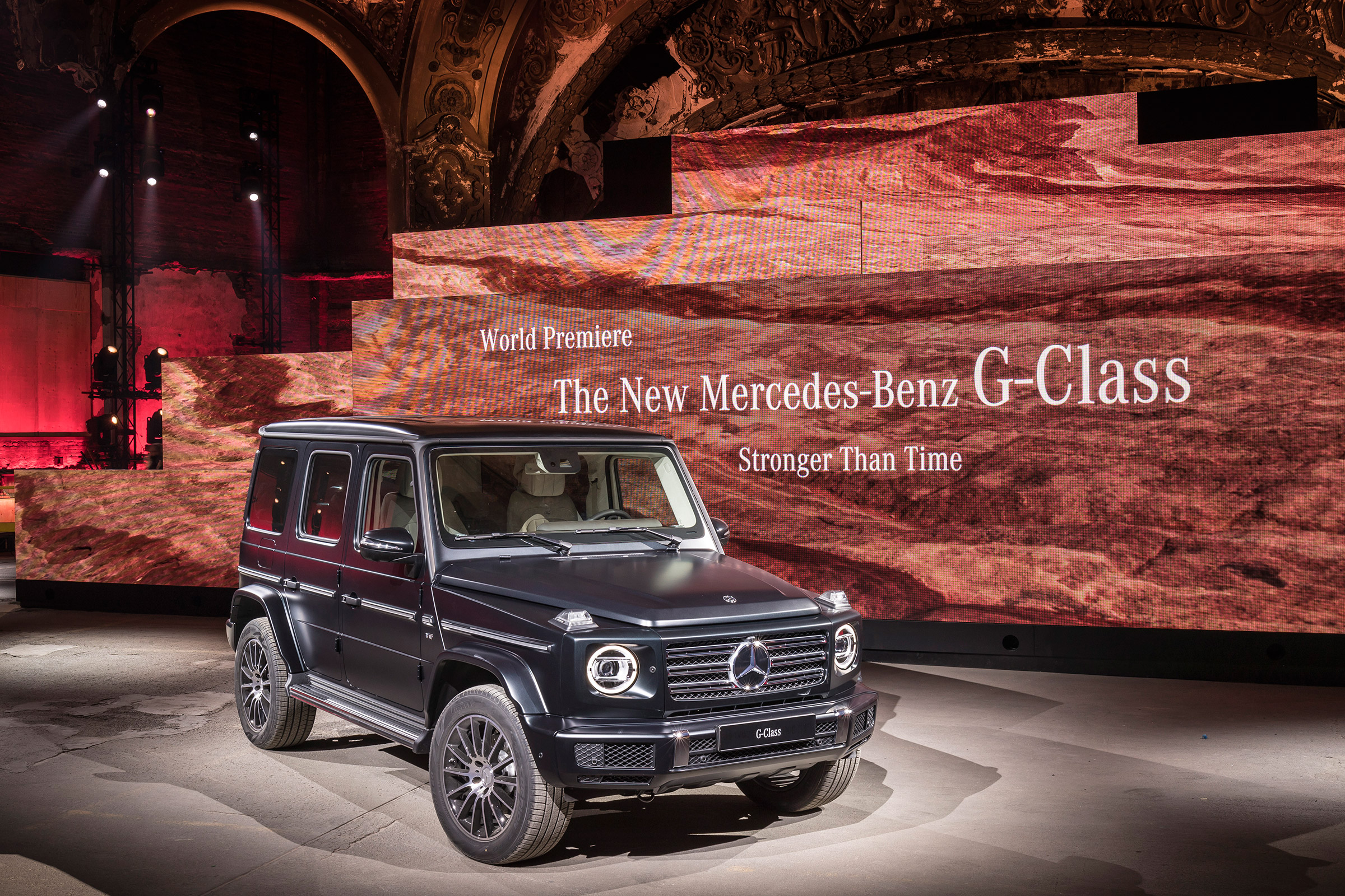 Mercedes G-Class show - front