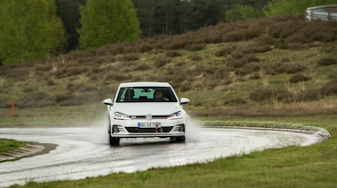VW Golf GTI – tyre test