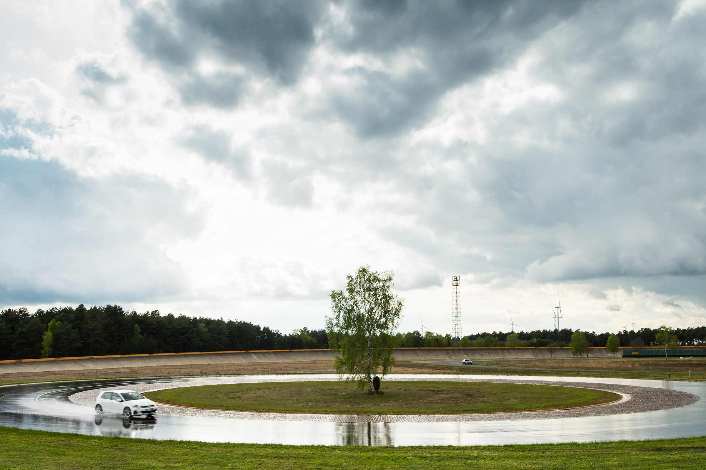 VW Golf GTI – tyre test