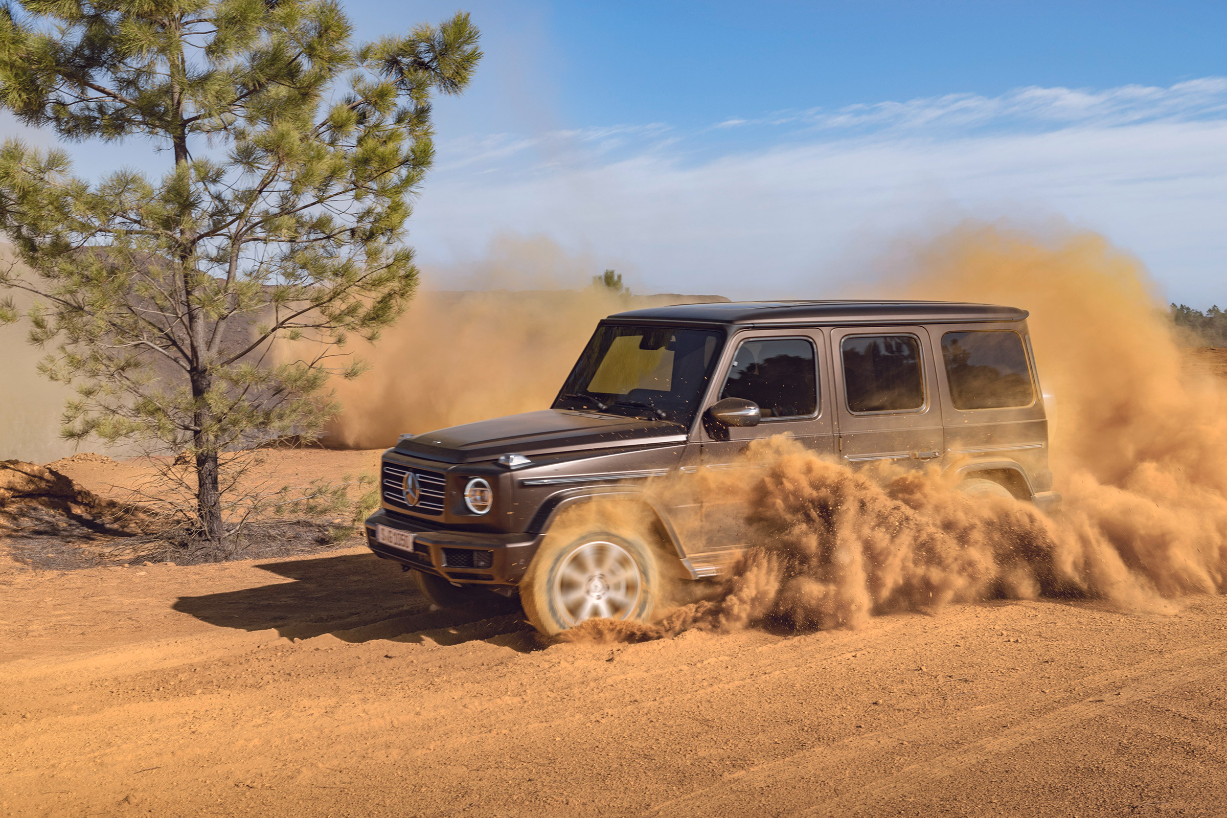 Mercedes G-Class show - driving