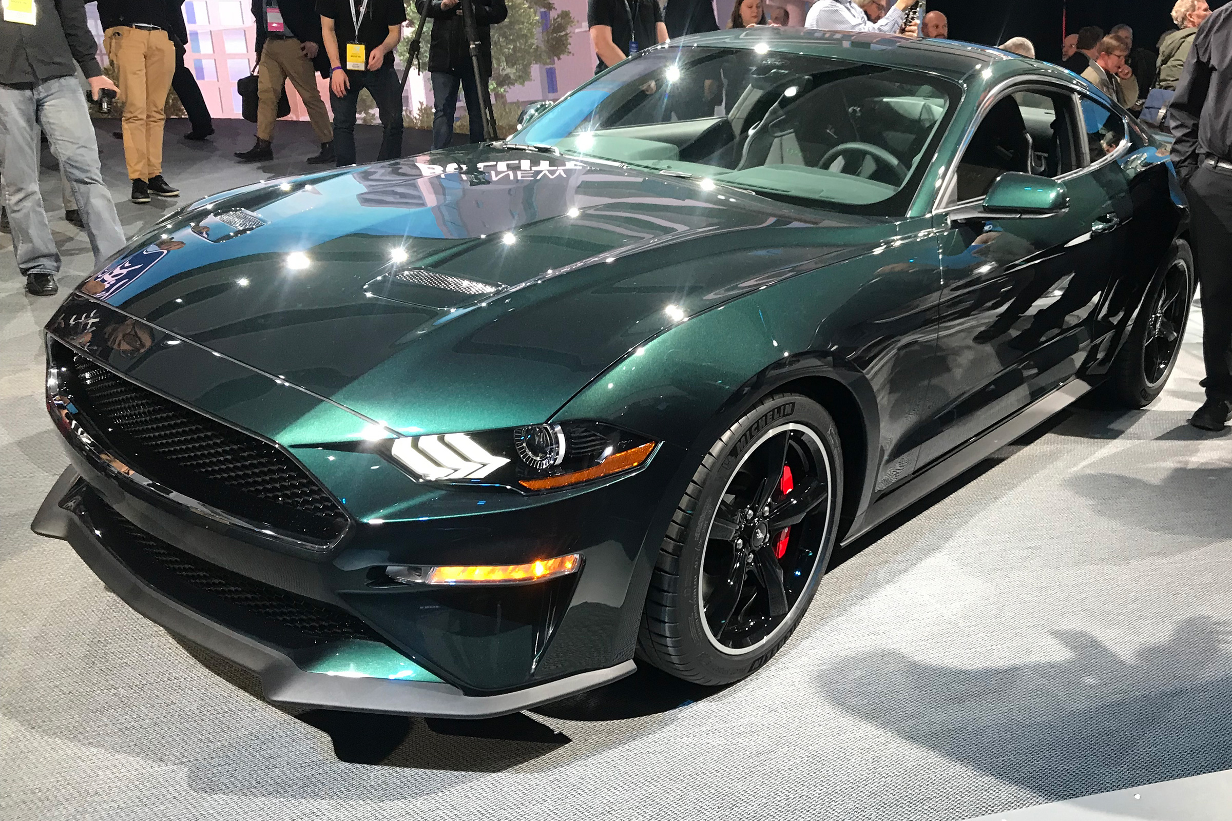 Ford Mustang Bullitt – front quarter