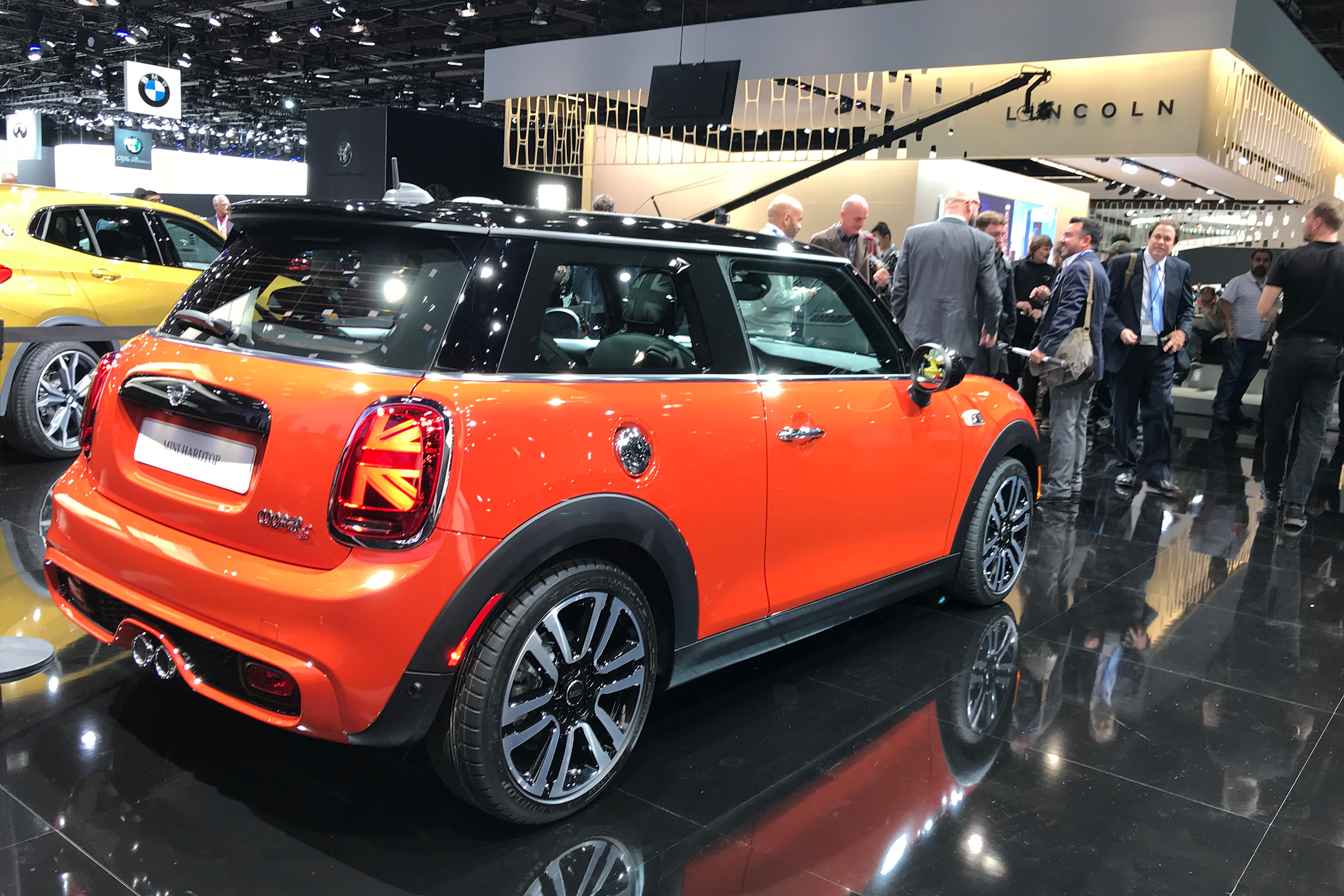 Mini Cooper facelift - rear quarter