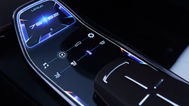 Lexus LF-1 Limitless - dash