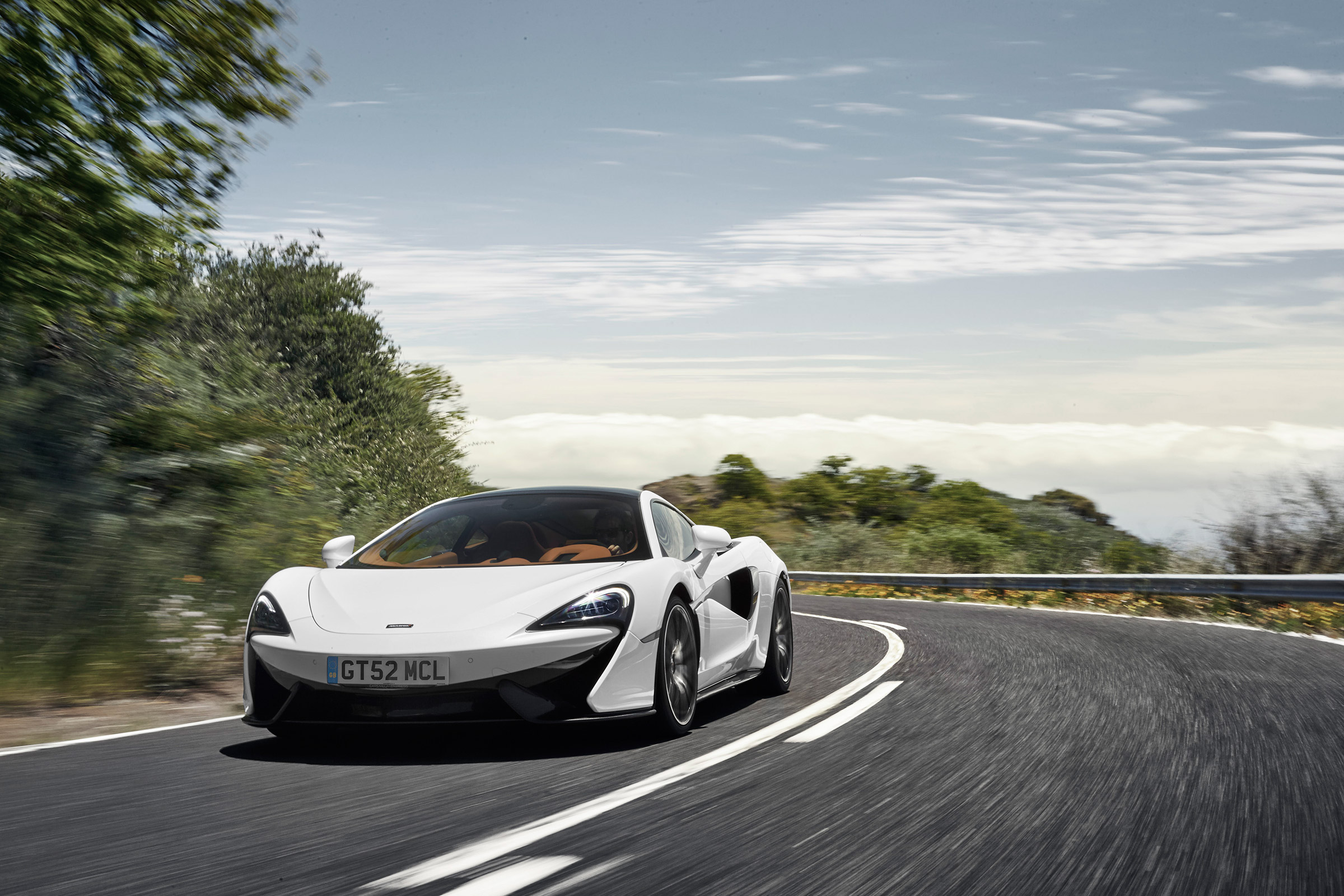 McLaren 570GT Sport Pack MY18 - front